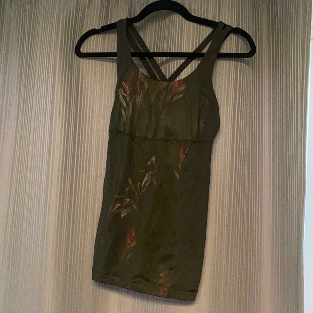 Lululemon black and floral print top